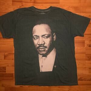 Martin Luther King Jr Injustice Anywhere Quote Graphic T-shirt Large